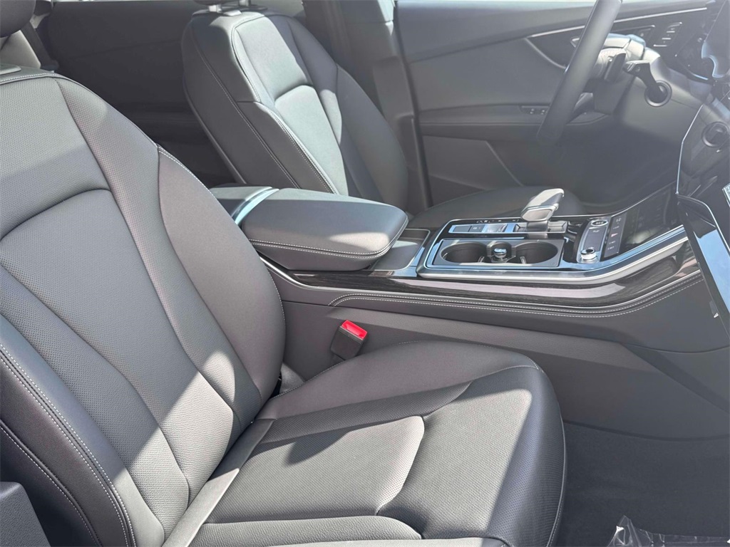 2025 Audi Q8 Premium Plus Image 9 of 21