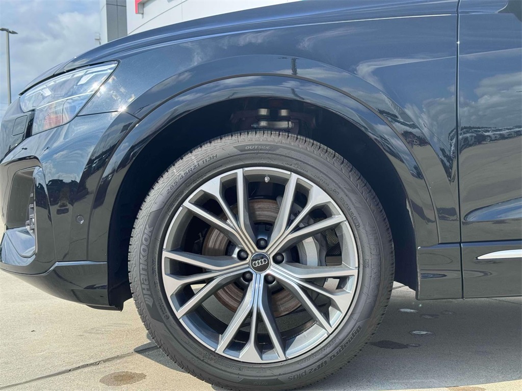 2025 Audi Q8 Premium Plus Image 7 of 21