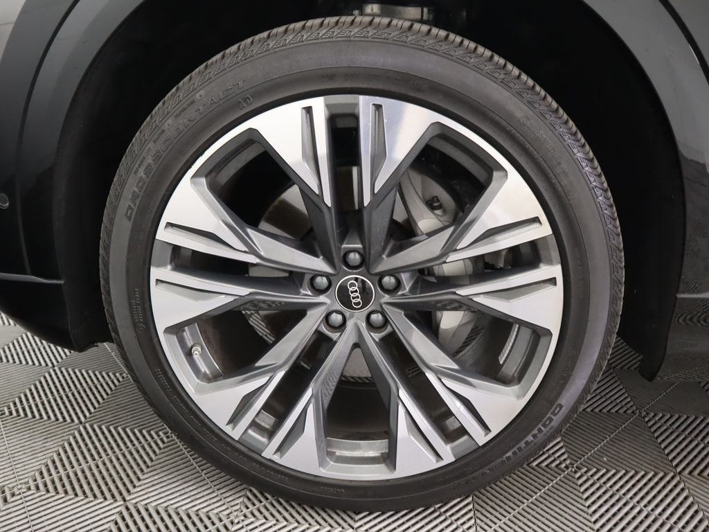 Vehicle image 12 of 36