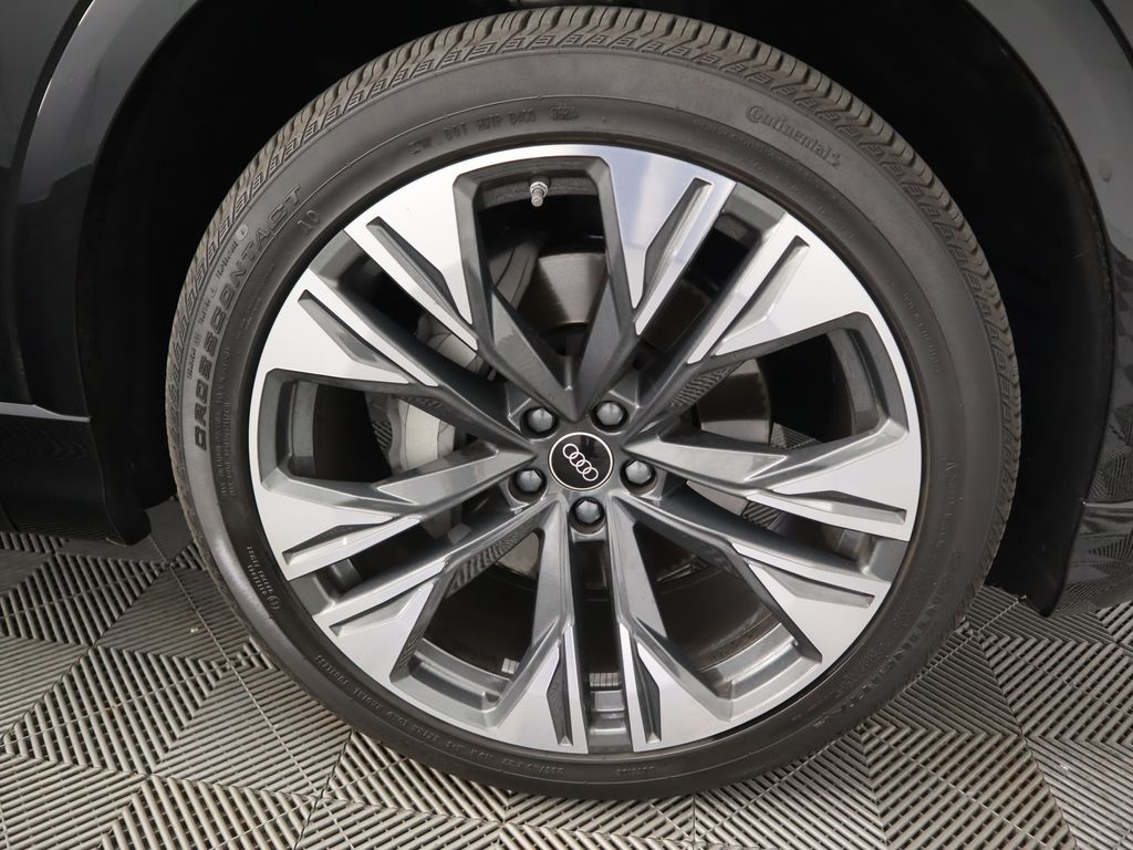 Vehicle image 13 of 36