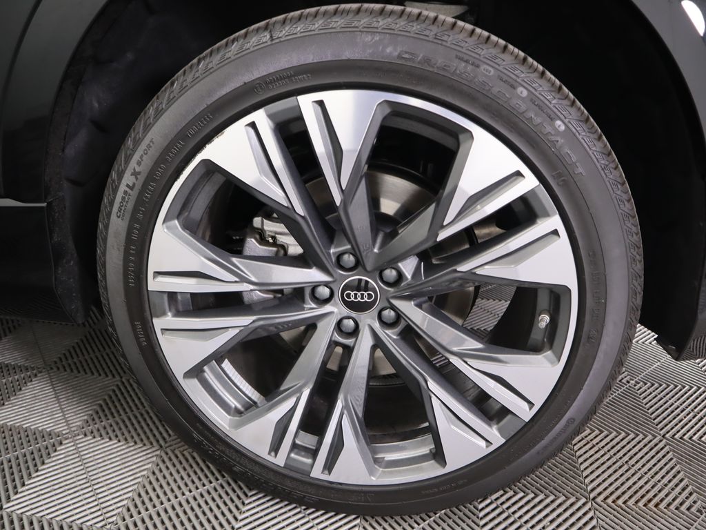 Vehicle image 11 of 36
