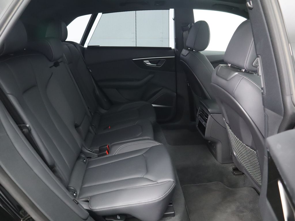 Vehicle image 17 of 36