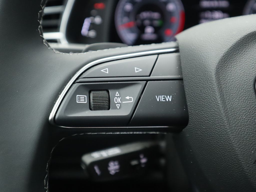 Vehicle image 35 of 36
