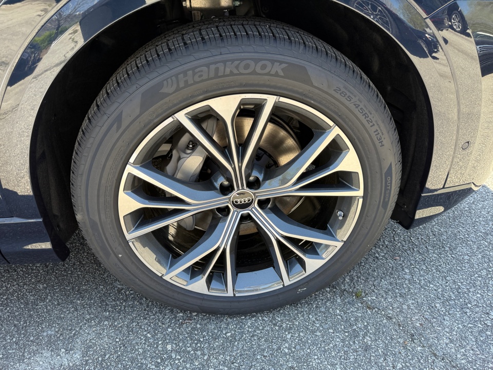 Vehicle image 25 of 35