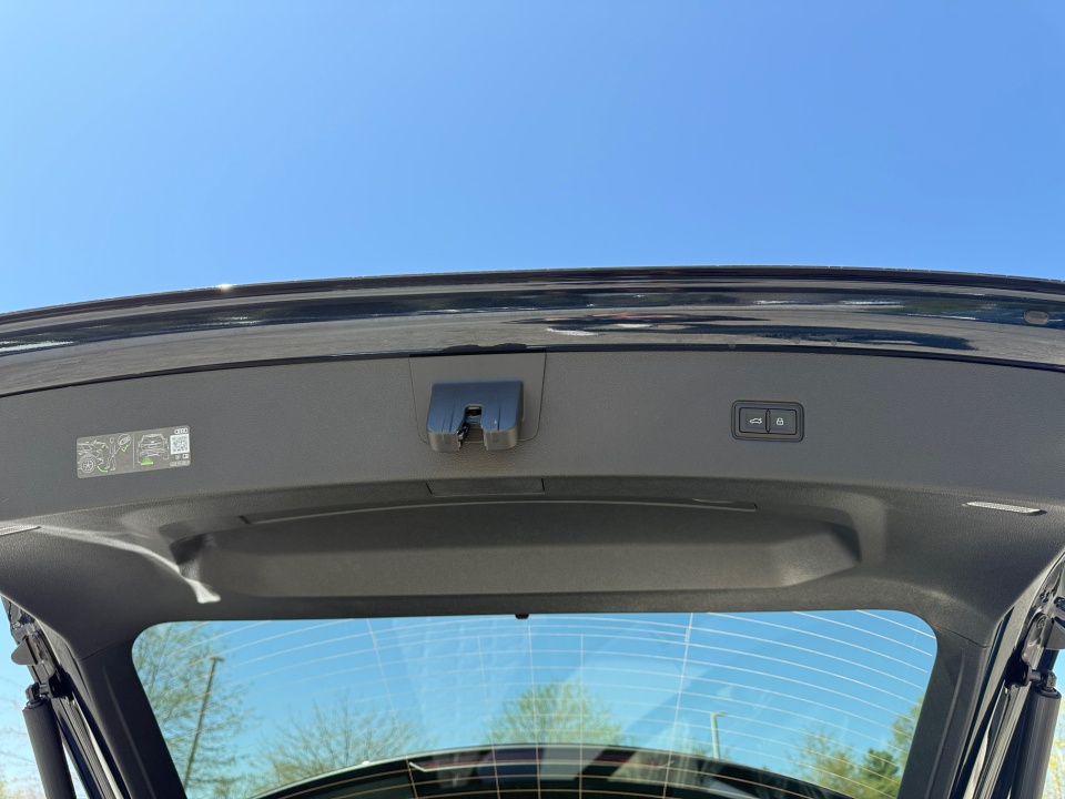 Vehicle image 14 of 35