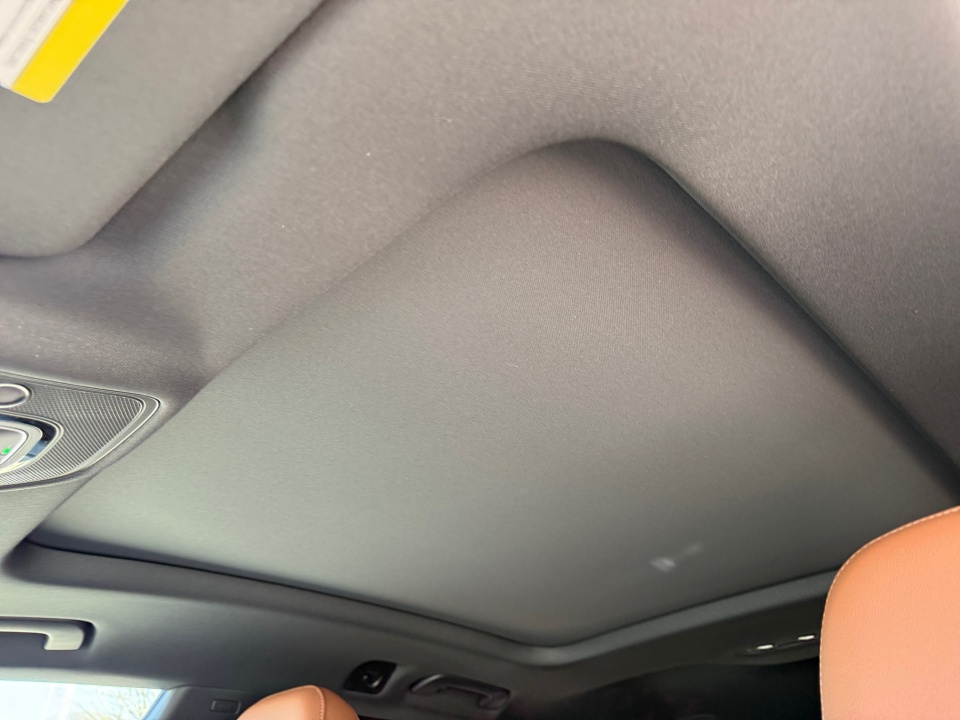Vehicle image 21 of 35
