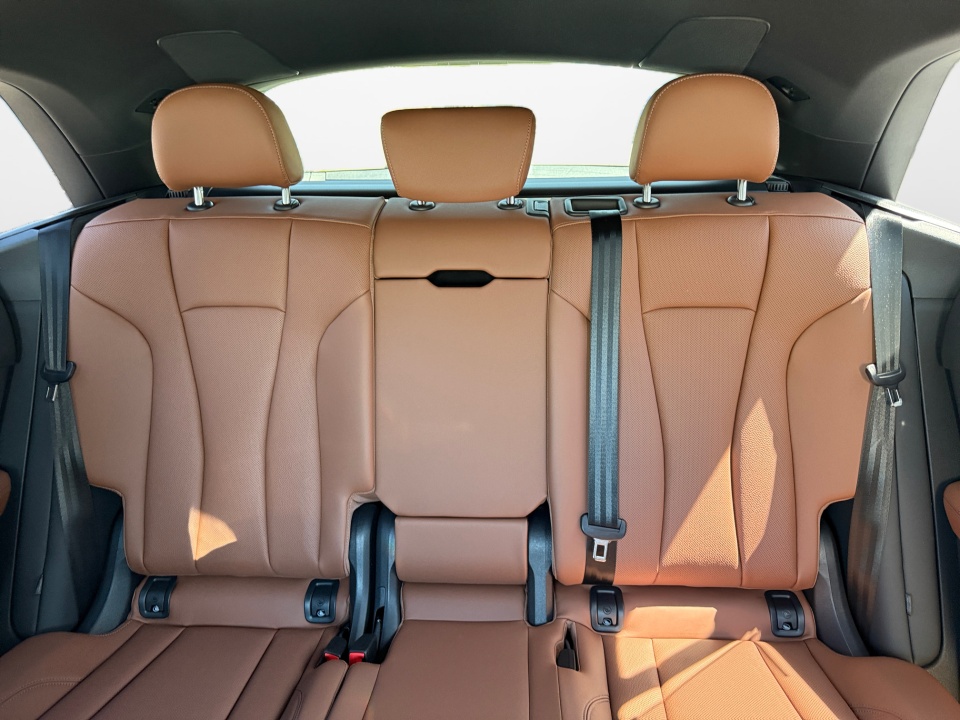 Vehicle image 12 of 35