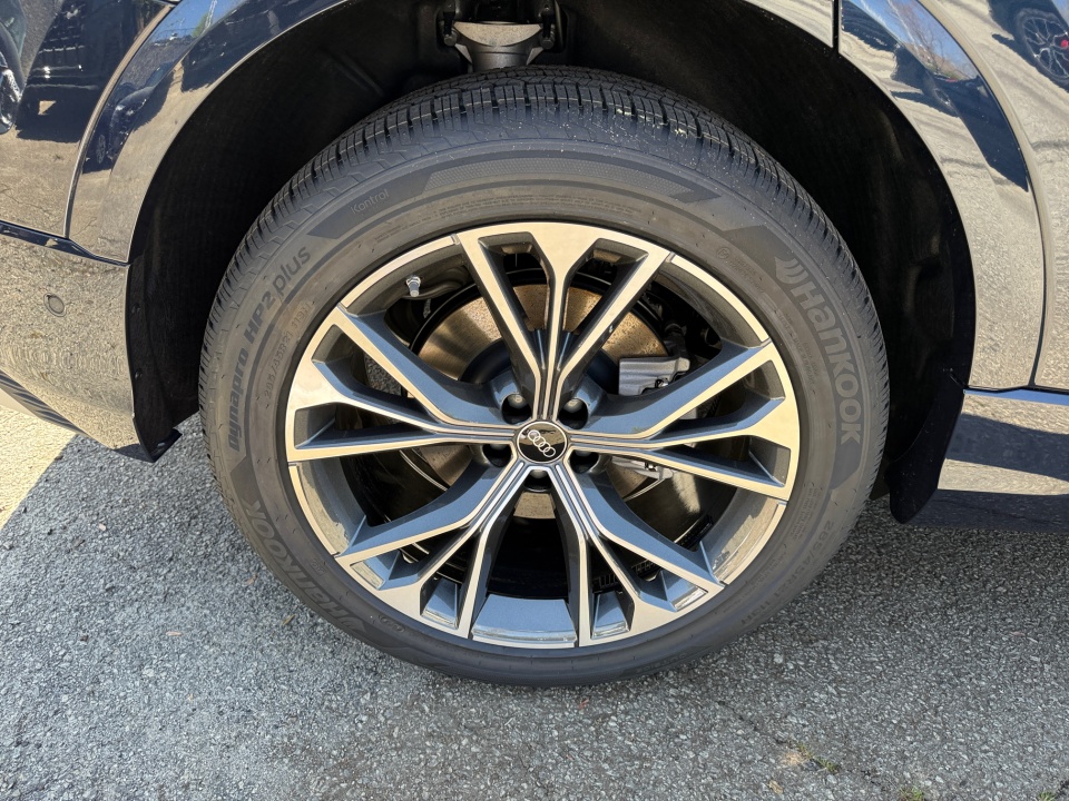 Vehicle image 23 of 35