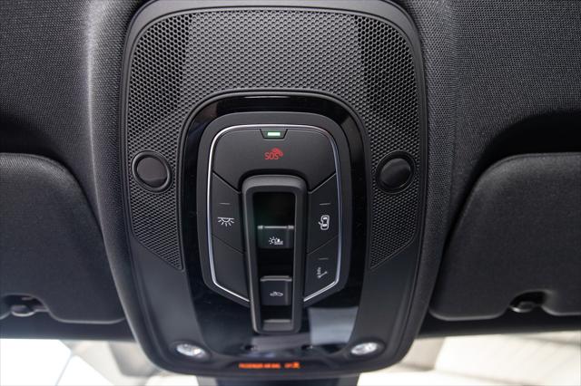 2025 Audi Q8 Premium Plus Image 30 of 40