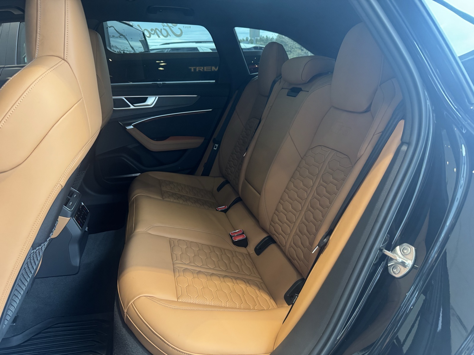 Vehicle image 26 of 30