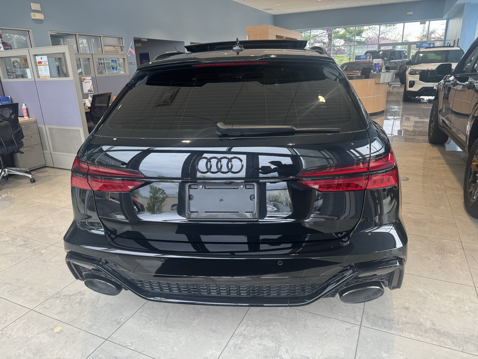 Vehicle image 10 of 30