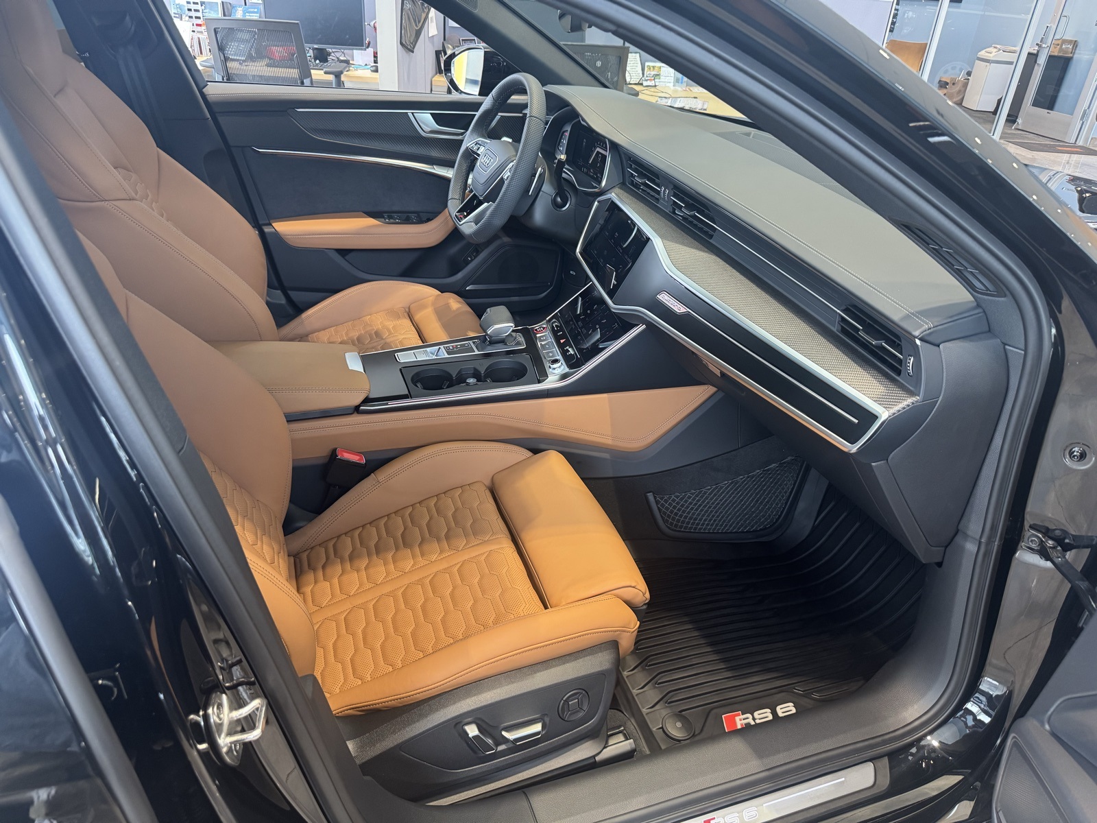 Vehicle image 22 of 30