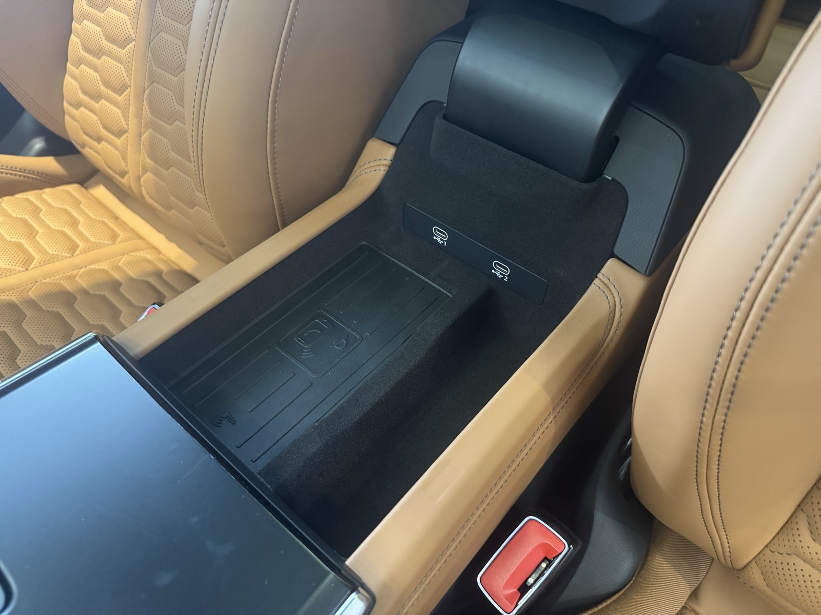 Vehicle image 24 of 30
