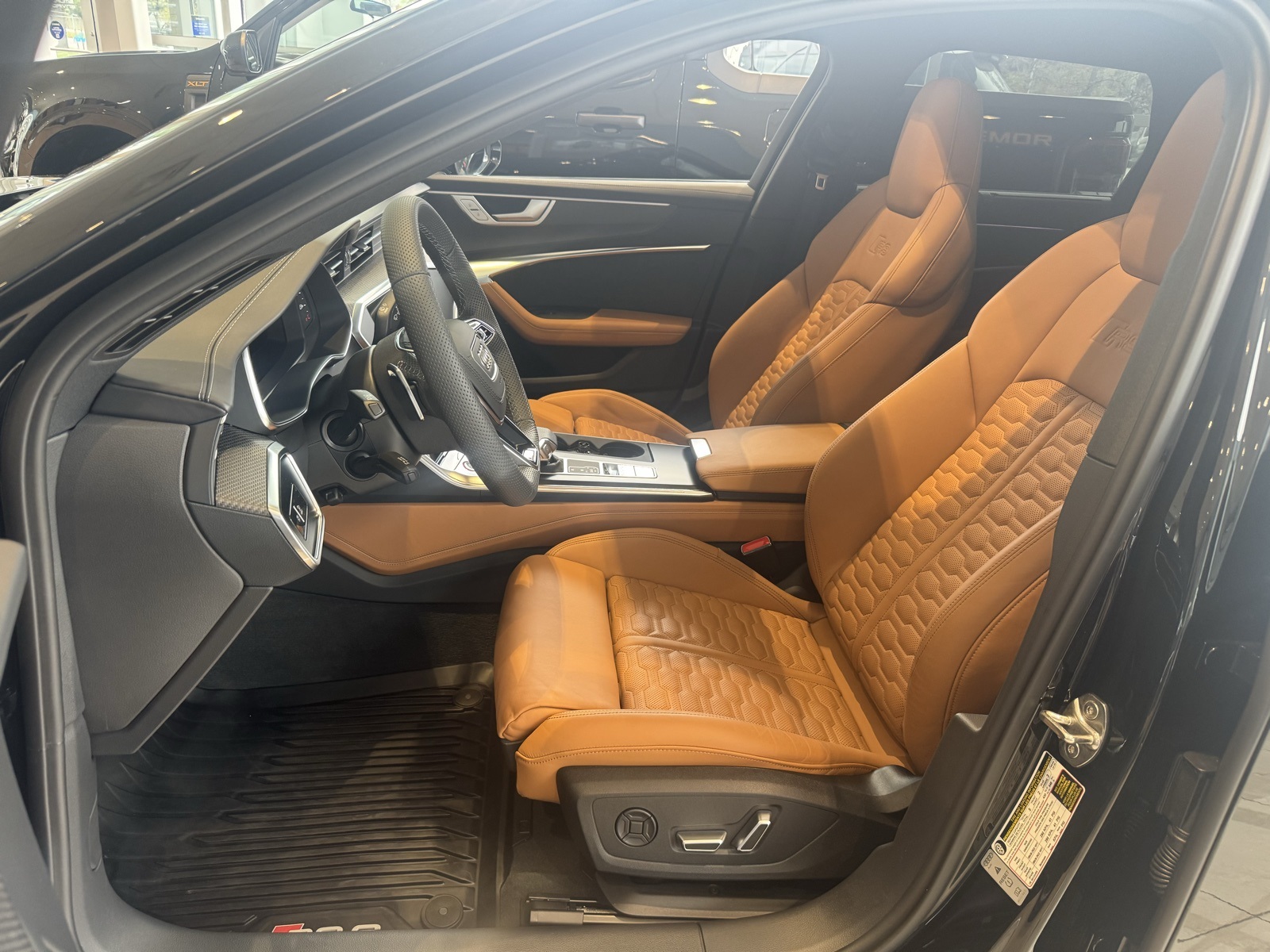 Vehicle image 15 of 30