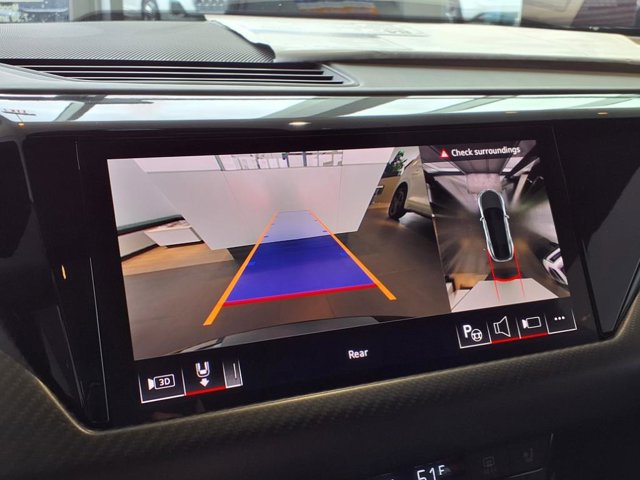 Vehicle image 19 of 26