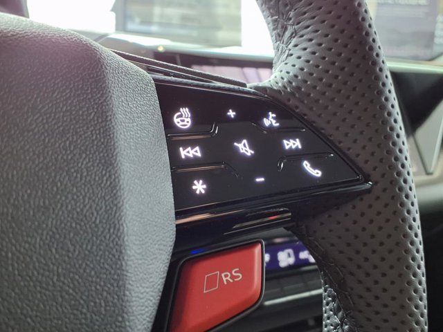 Vehicle image 23 of 26