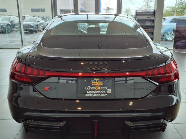 Vehicle image 13 of 26