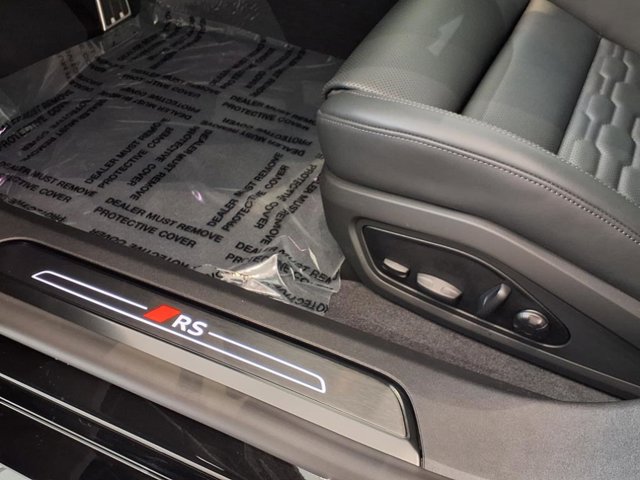 Vehicle image 16 of 26
