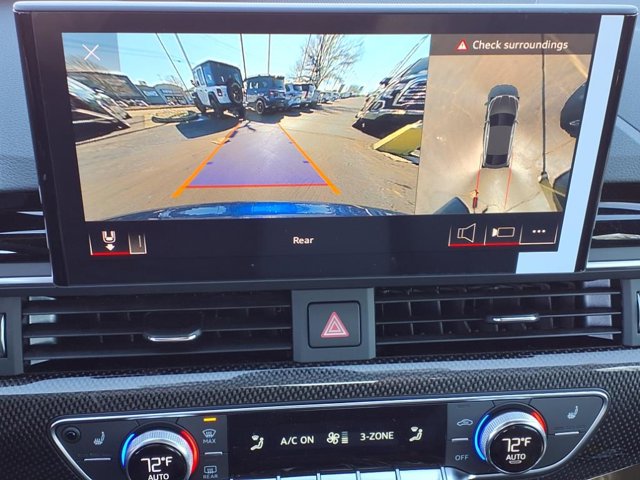 Vehicle image 18 of 23