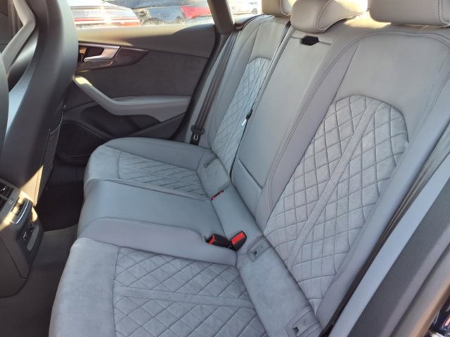 Vehicle image 10 of 23