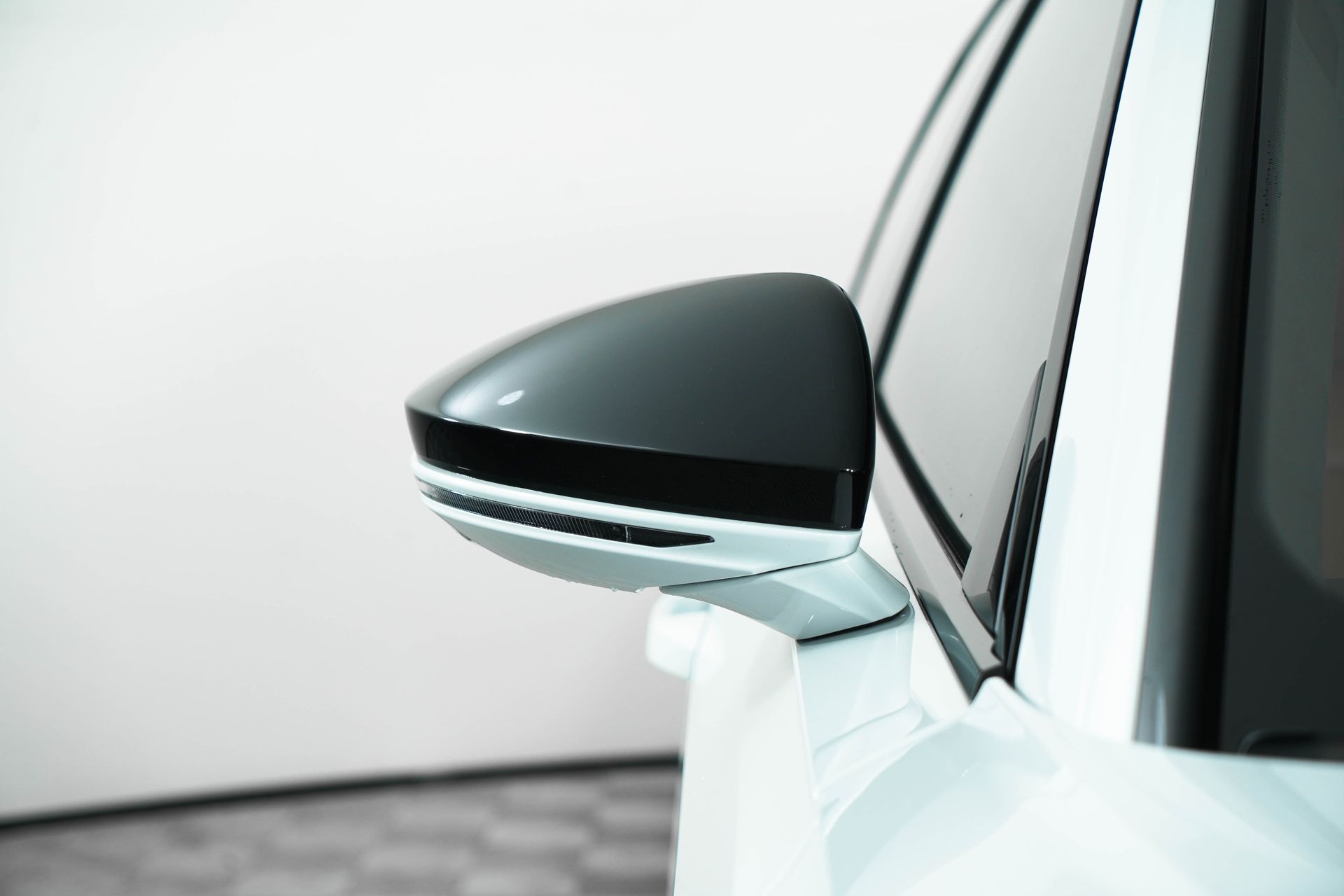 2025 Audi S8 Base Image 14 of 44