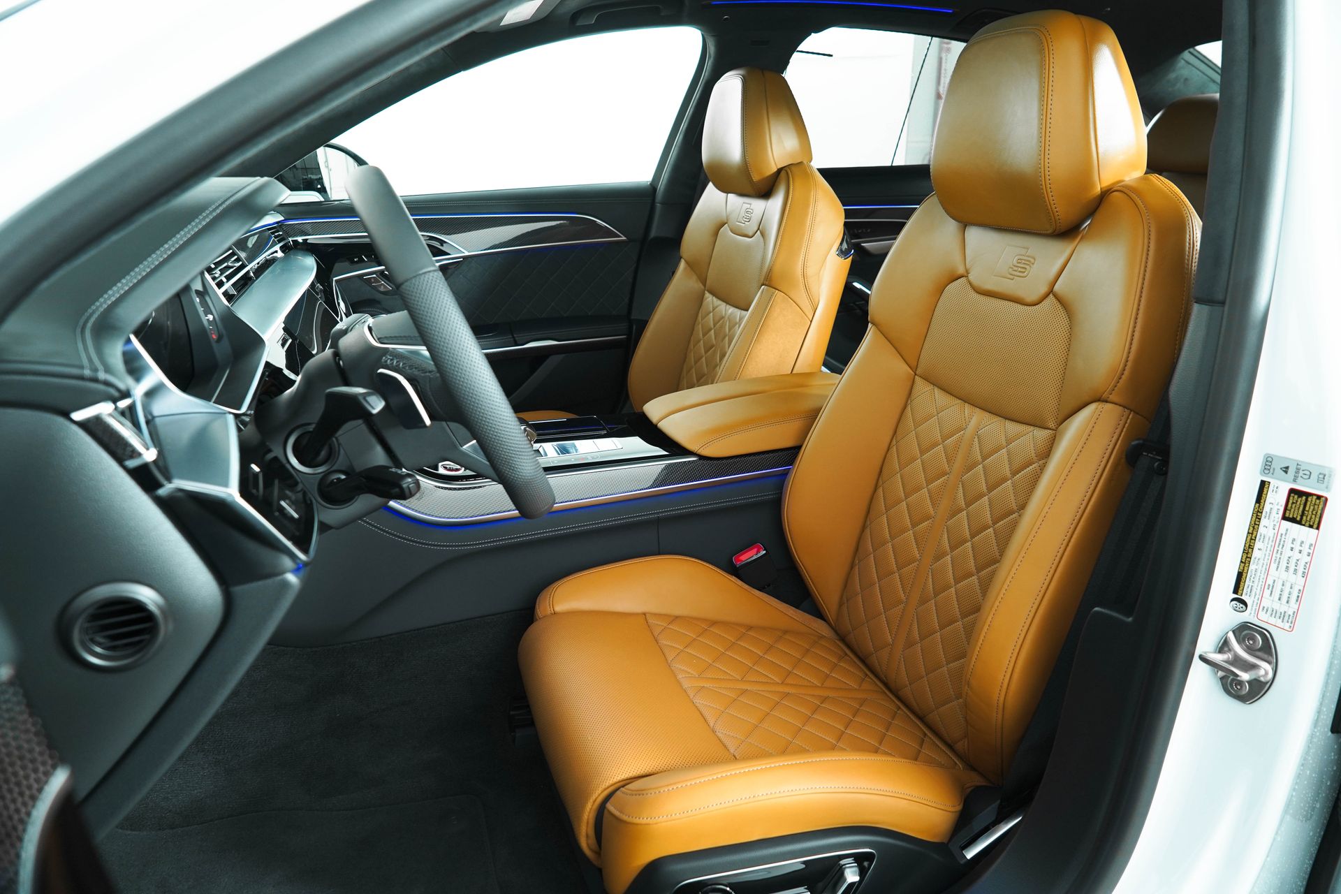 2025 Audi S8 Base Image 21 of 44