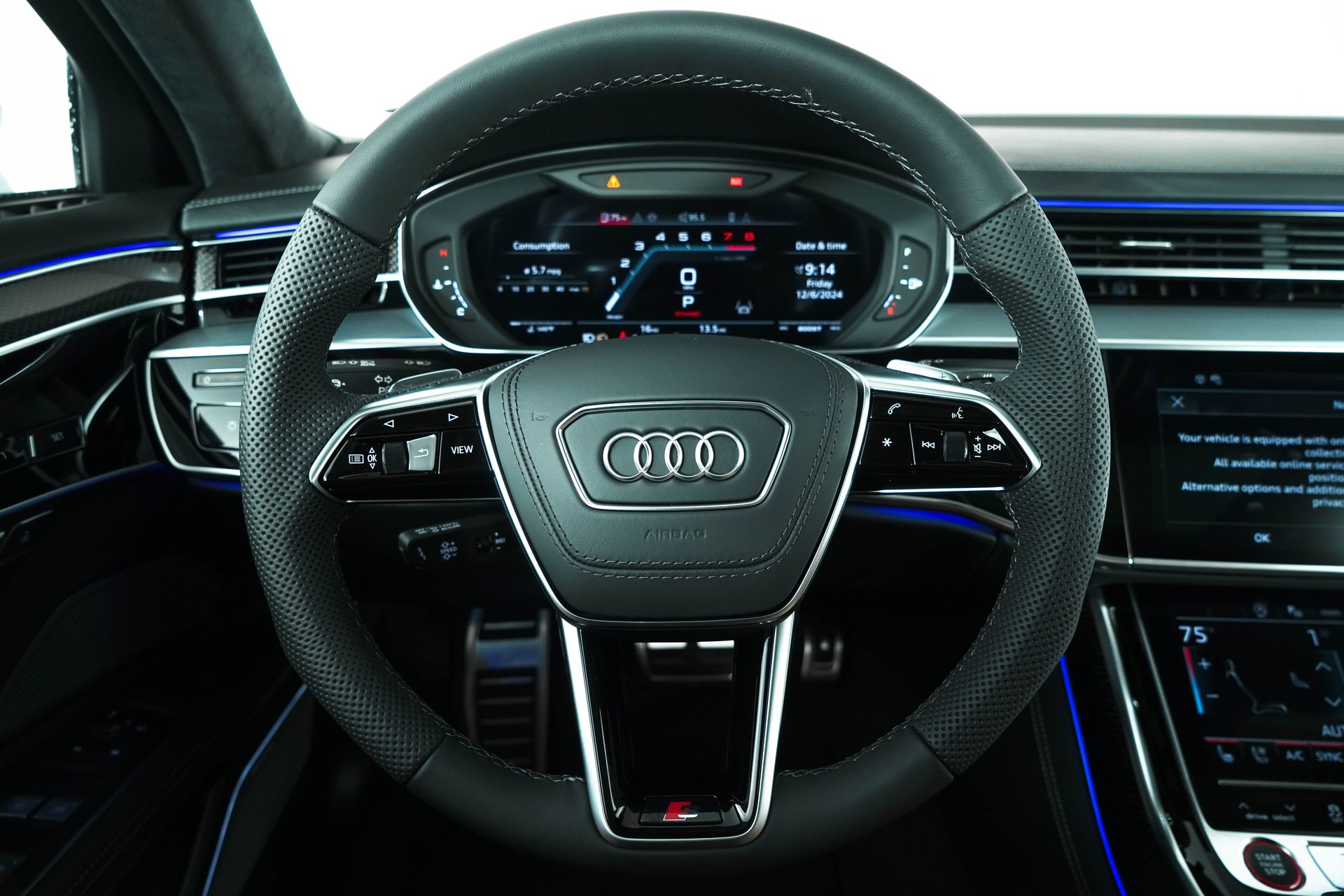 2025 Audi S8 Base Image 24 of 44