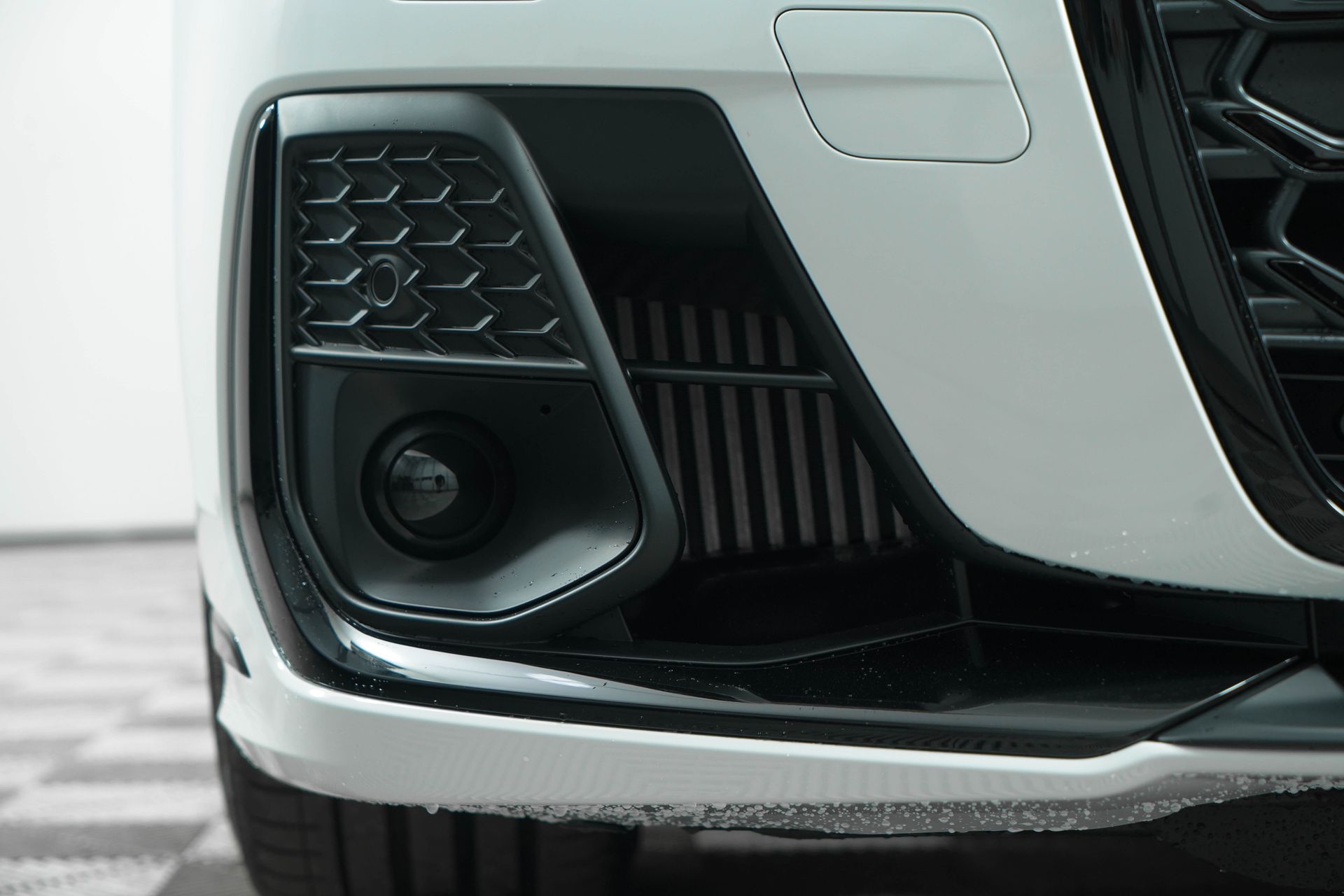 2025 Audi S8 Base Image 9 of 44