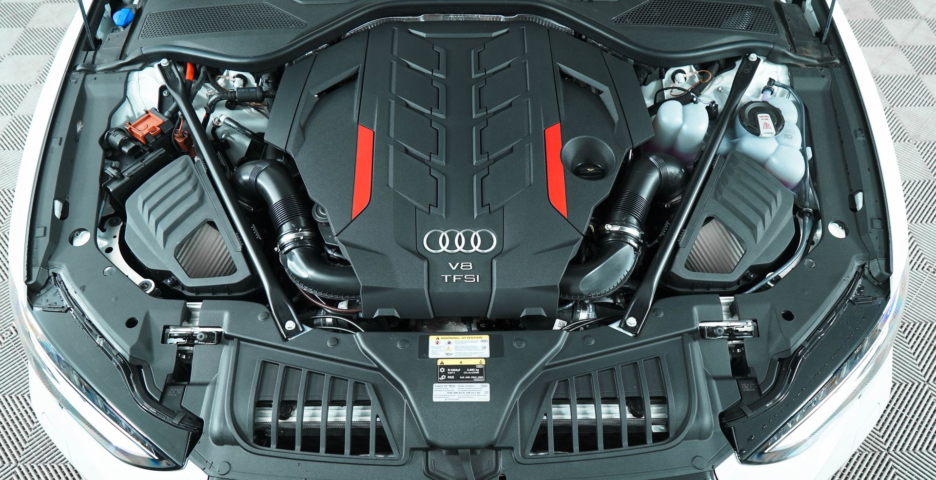2025 Audi S8 Base Image 43 of 44