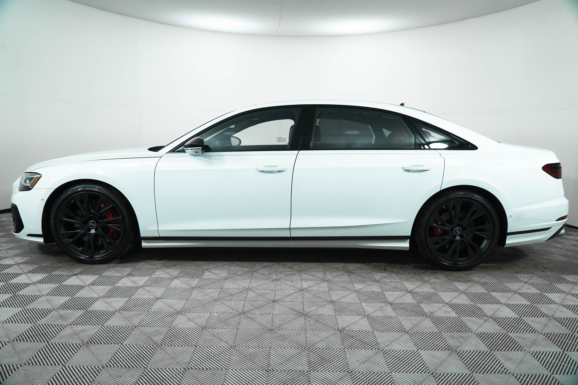 2025 Audi S8 Base Image 7 of 44