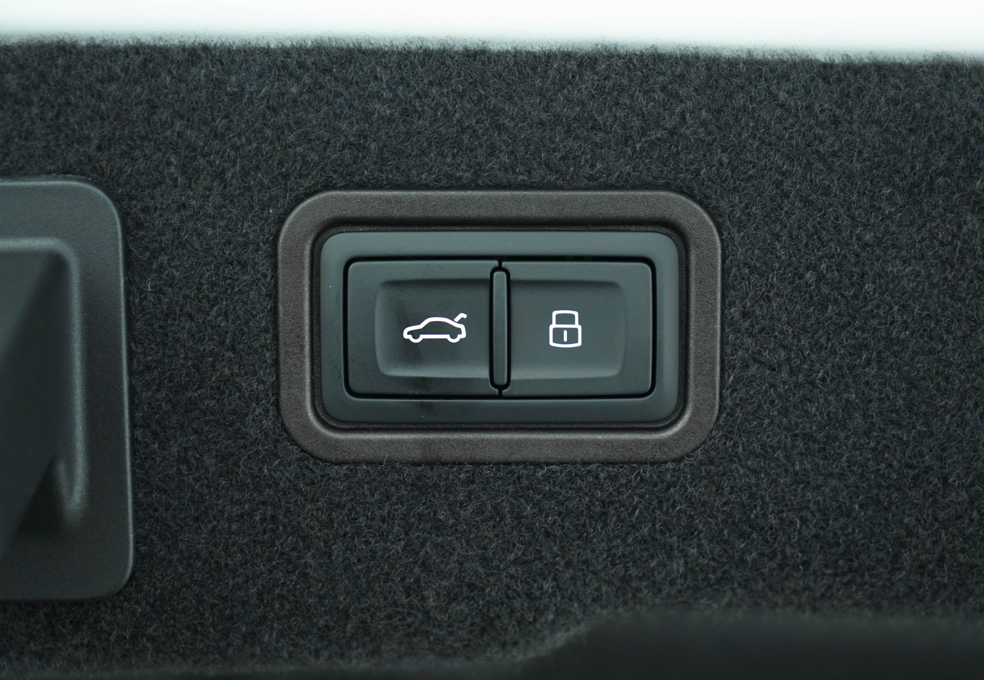 2025 Audi S8 Base Image 42 of 44