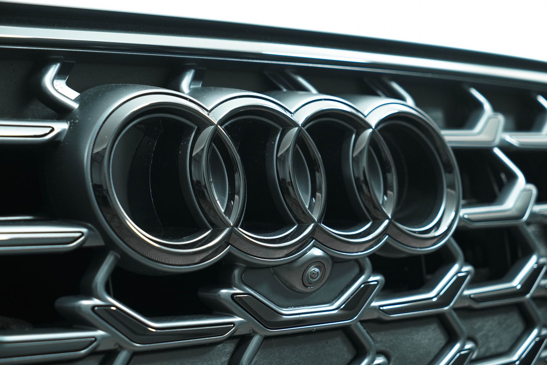 2025 Audi S8 Base Image 12 of 44