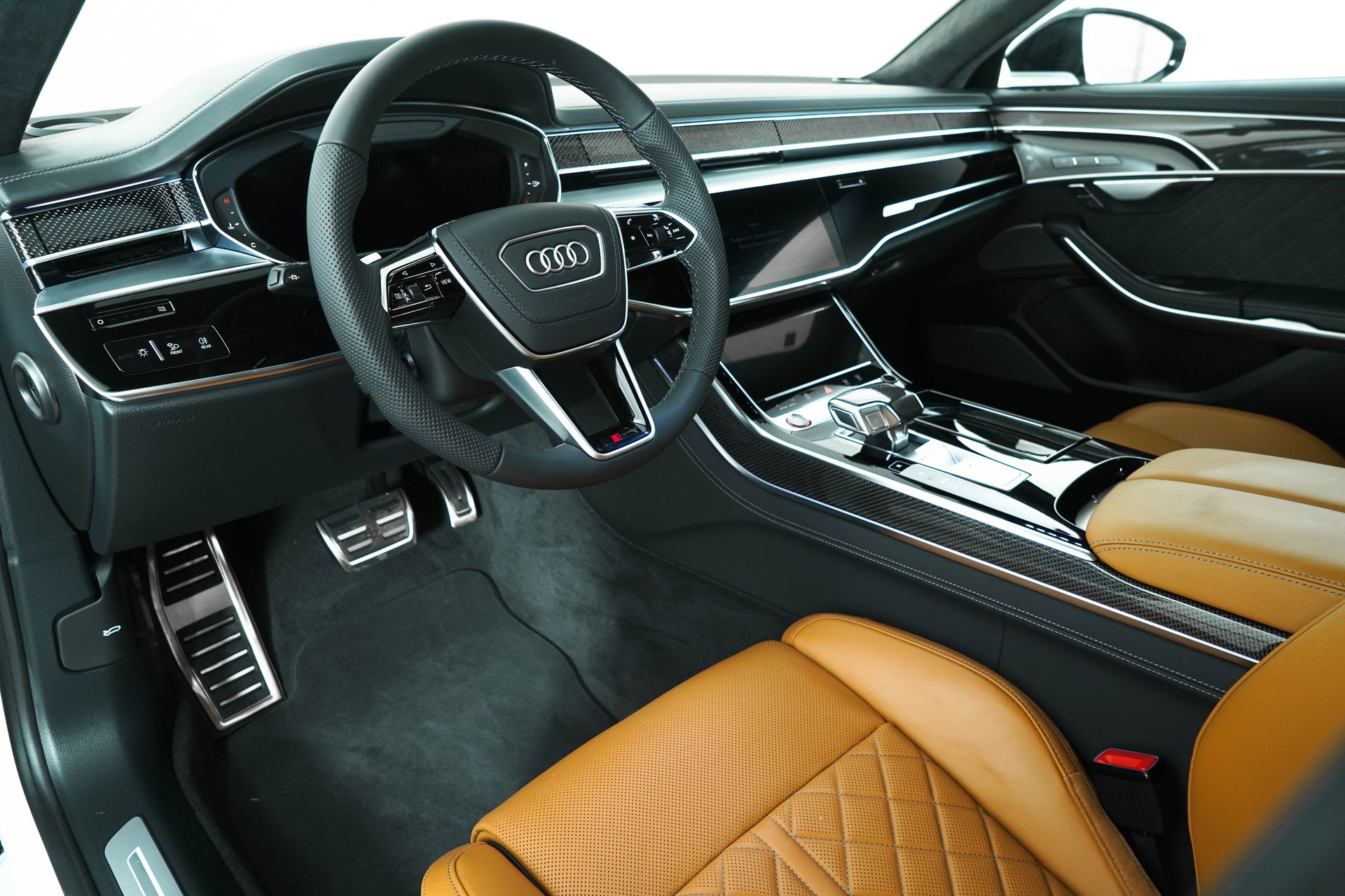 2025 Audi S8 Base Image 20 of 44