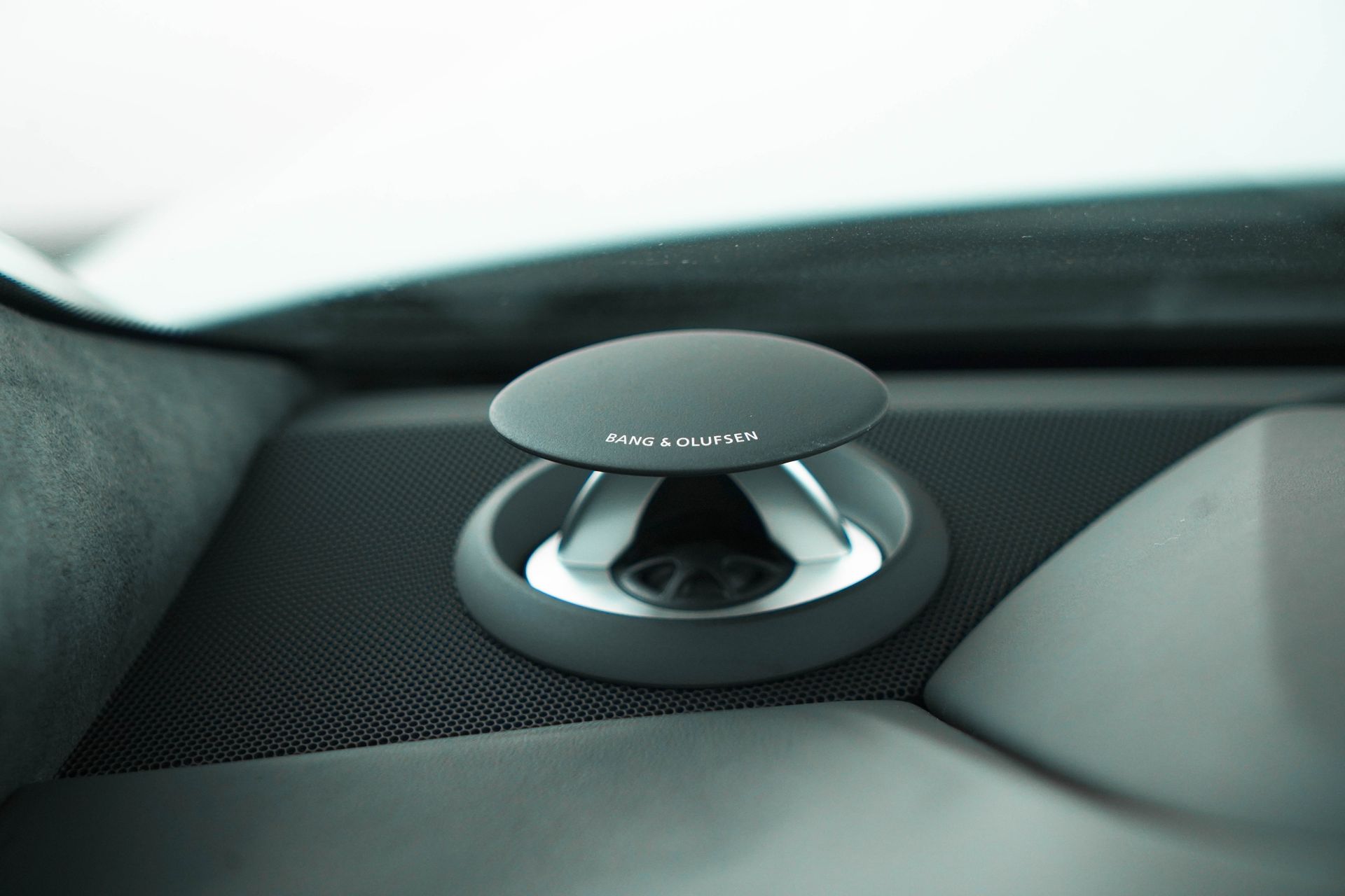 2025 Audi S8 Base Image 34 of 44