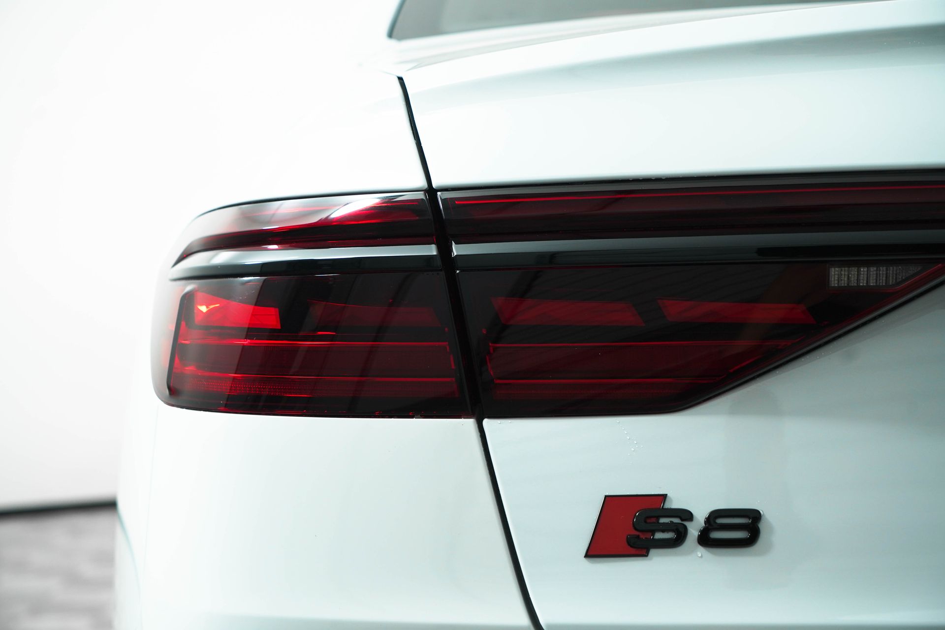 2025 Audi S8 Base Image 15 of 44