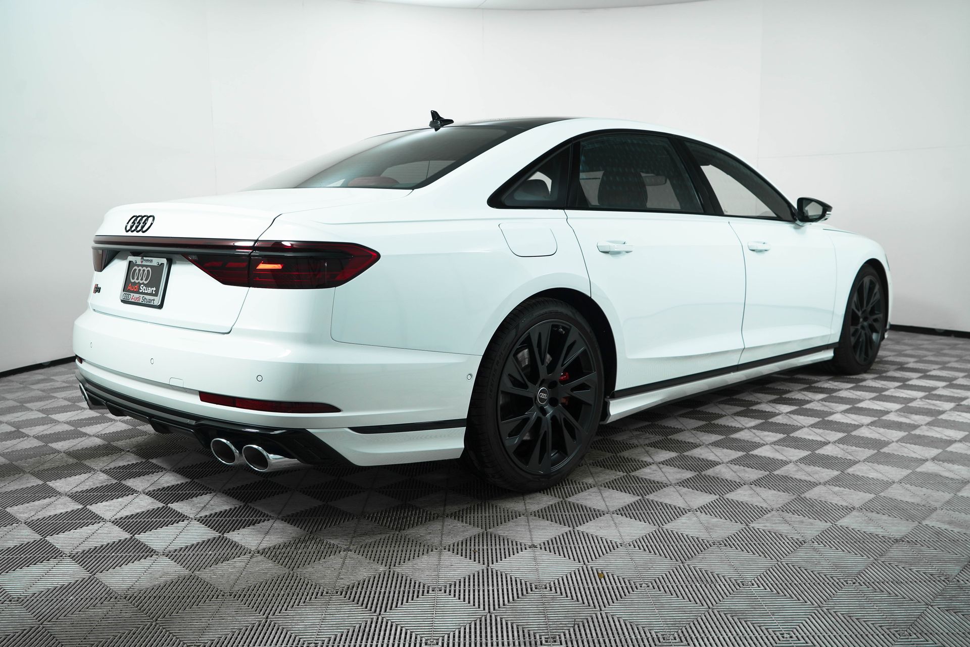 2025 Audi S8 Base Image 5 of 44