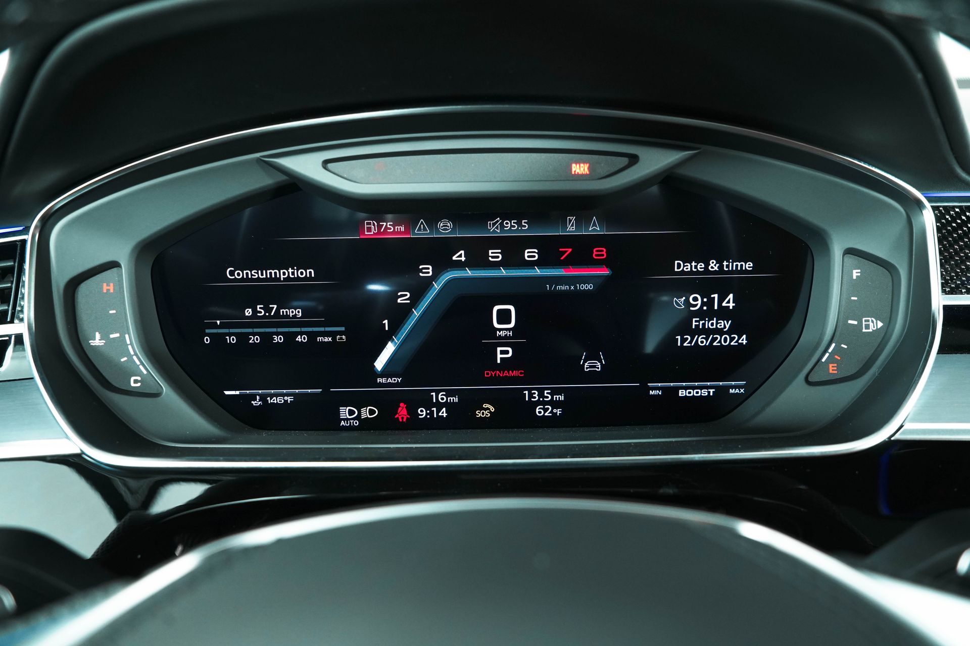 2025 Audi S8 Base Image 25 of 44