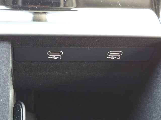 Vehicle image 42 of 44
