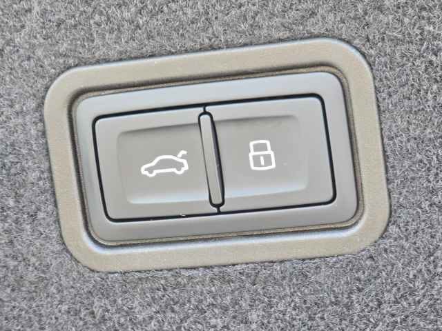 Vehicle image 43 of 44