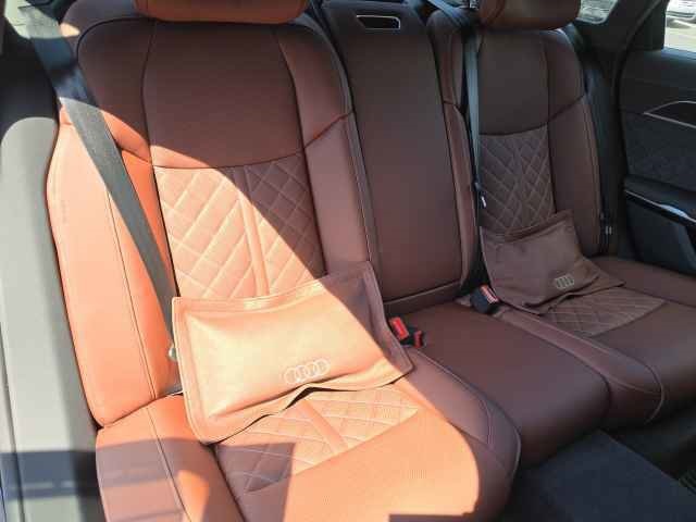 Vehicle image 13 of 44