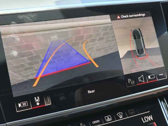 Vehicle image 26 of 44