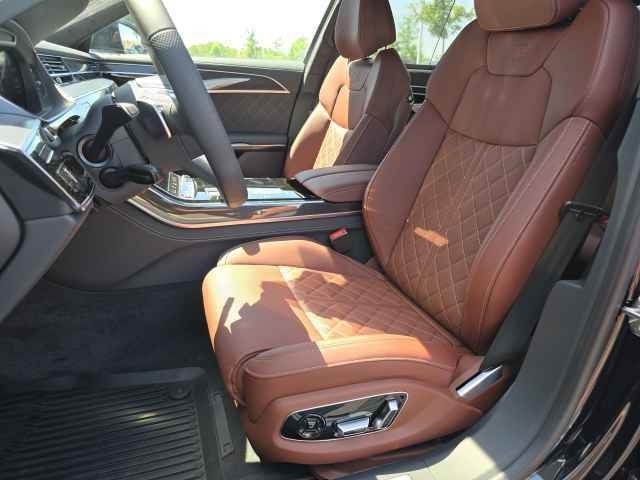 Vehicle image 15 of 44