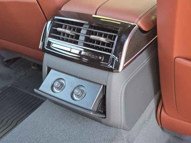 Vehicle image 34 of 44