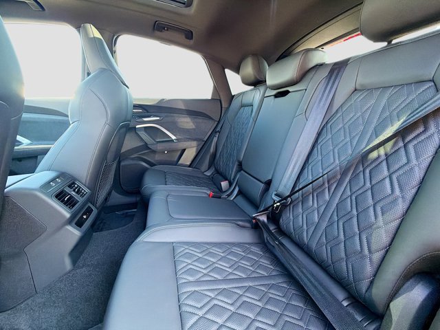 2025 Audi SQ5 Sportback Premium Plus Image 12 of 41