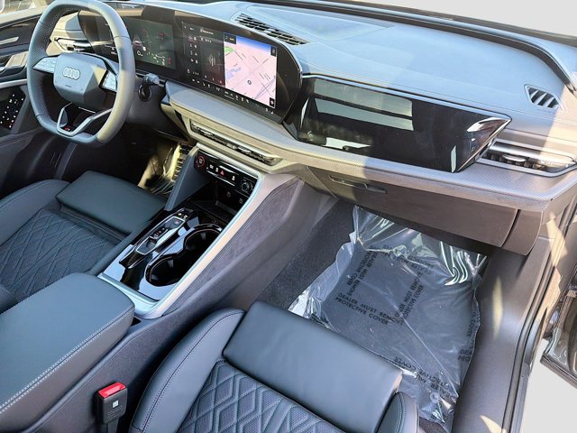 2025 Audi SQ5 Sportback Premium Plus Image 18 of 41