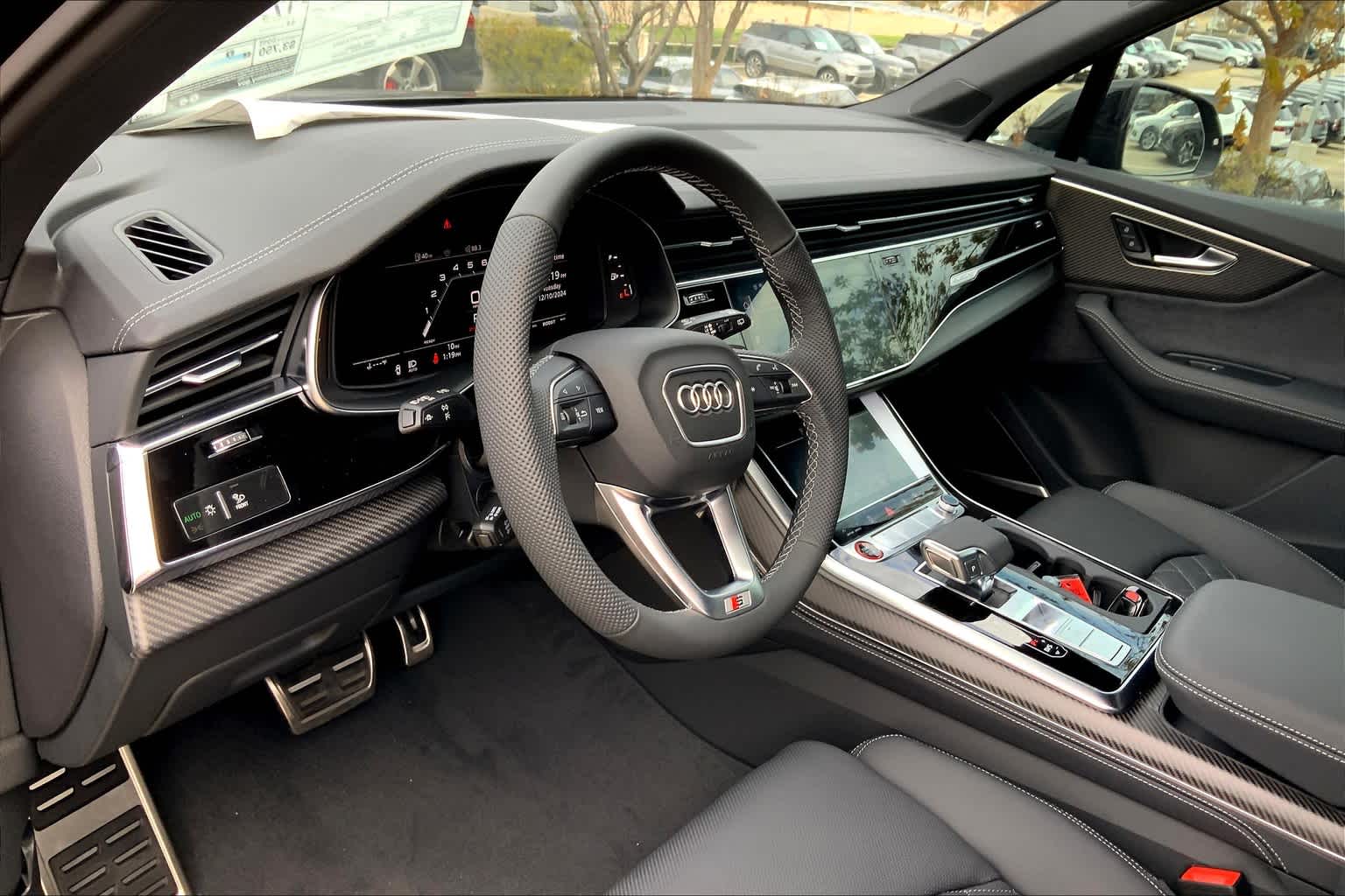 2025 Audi SQ7 Premium Plus Image 8 of 18