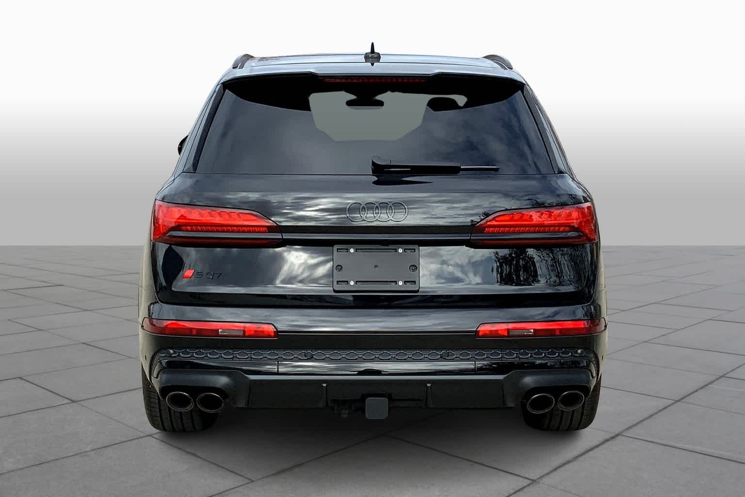 2025 Audi SQ7 Premium Plus Image 4 of 18
