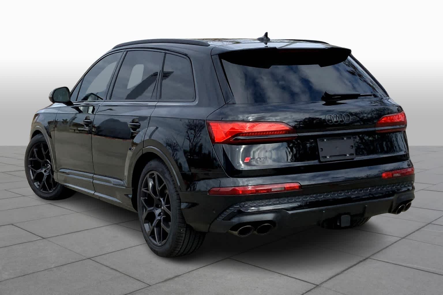 2025 Audi SQ7 Premium Plus Image 12 of 18