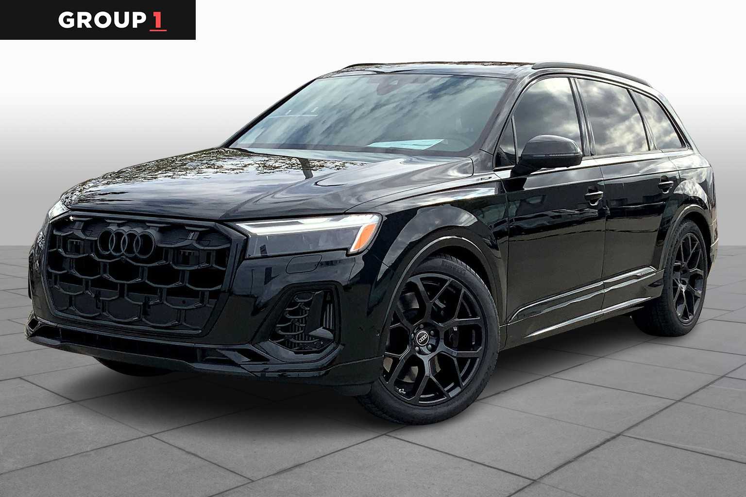 2025 Audi SQ7 Premium Plus Image 1 of 18