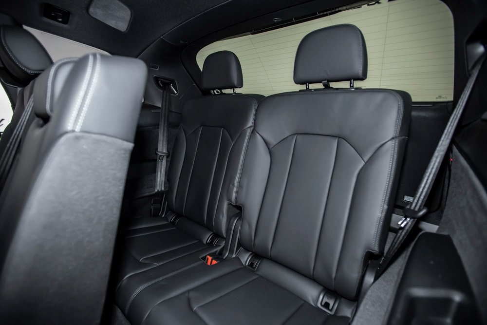 Vehicle image 35 of 49